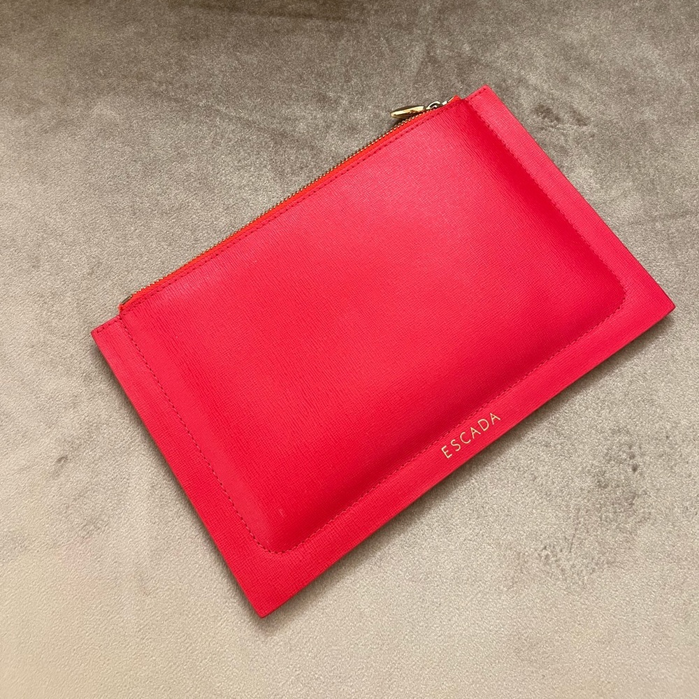 Escada Pouch